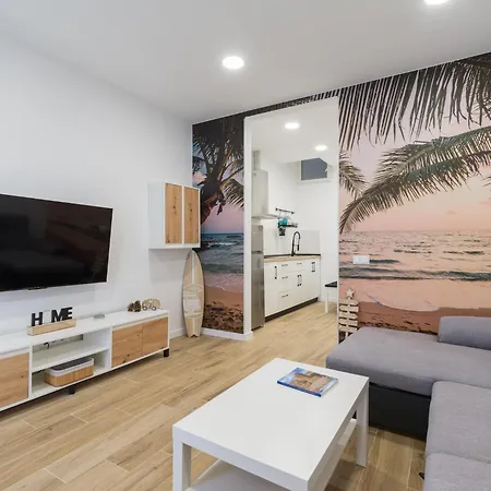 Urban Surf Getaway In Palmas * Las Palmas de Gran Canaria