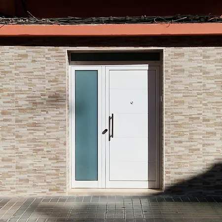 Urban Surf Getaway In Palmas Vakantiehuis *